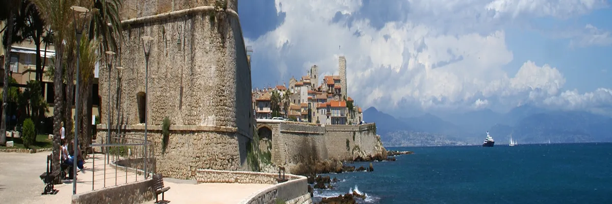 Image Installateur borne de recharge Antibes