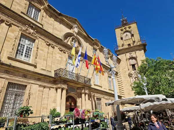 Borne Recharge Pro Installateur borne de recharge Aix-en-Provence