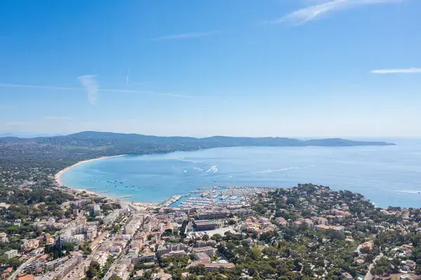 Borne Recharge Pro Installateur borne de recharge Cavalaire-sur-Mer