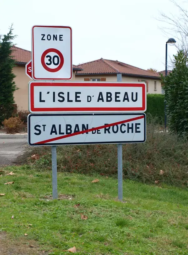 Borne Recharge Pro Installateur borne de recharge L'Isle-d'Abeau