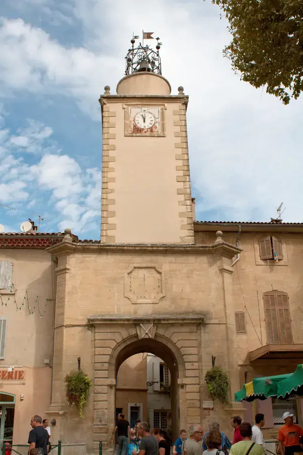 Borne Recharge Pro Installateur borne de recharge Peyrolles-en-Provence