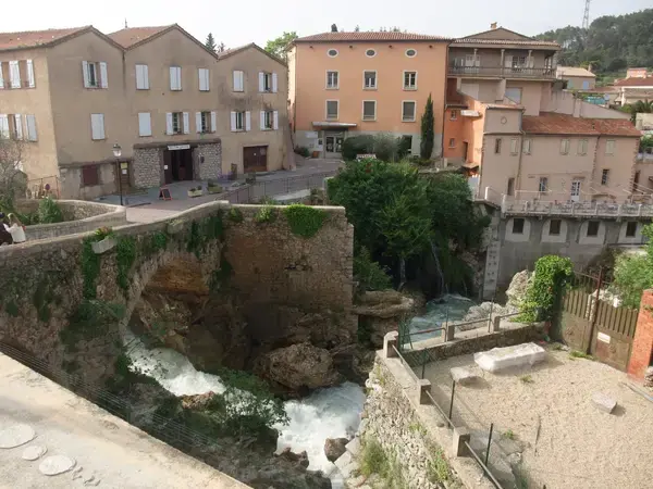 Borne Recharge Pro Installateur borne de recharge Trans-en-Provence